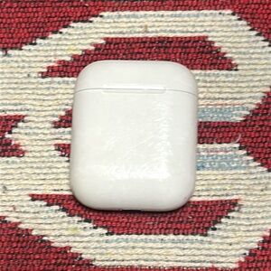 Apple AirPods 1st generation case and AirPod